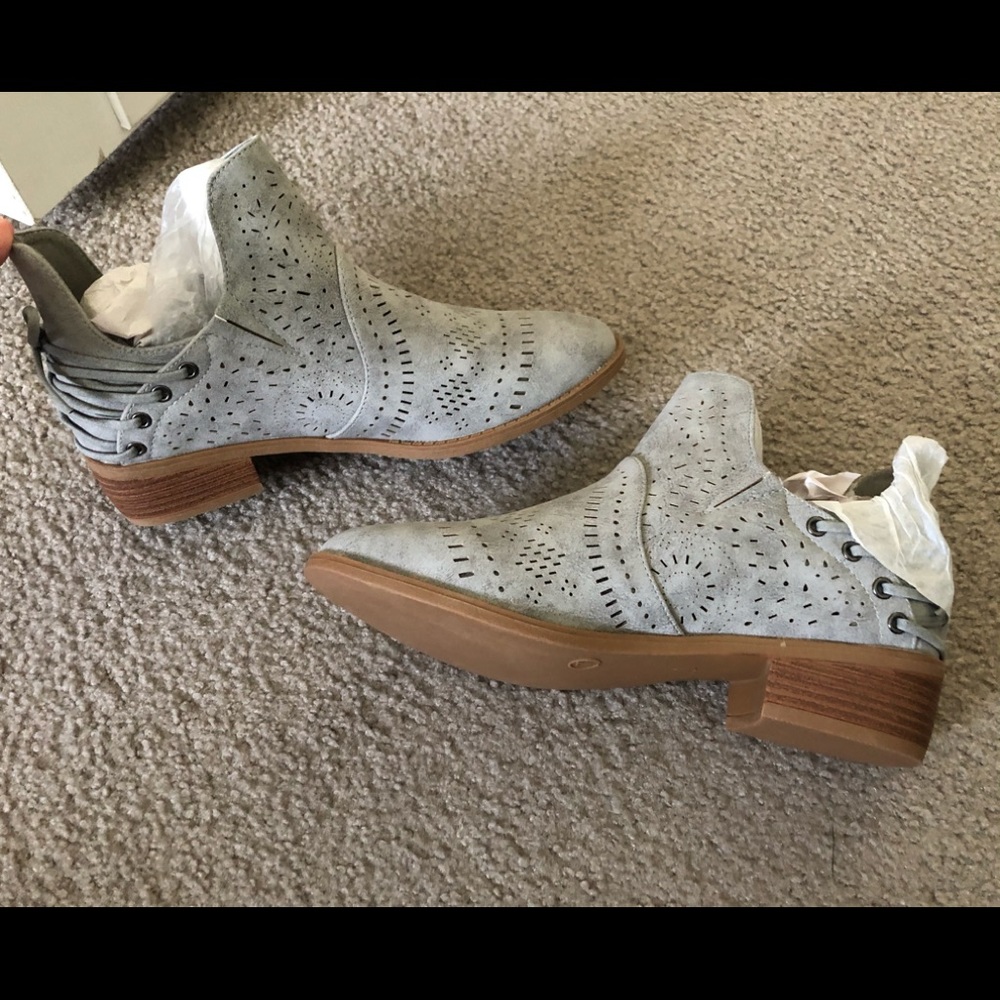 Brand new cute booties